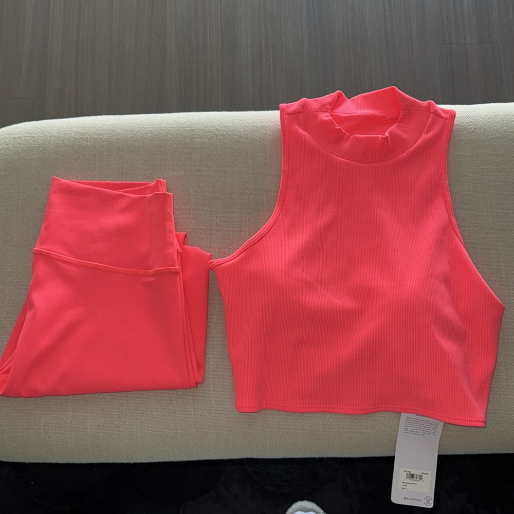 ALO Yoga Neon Pink Set